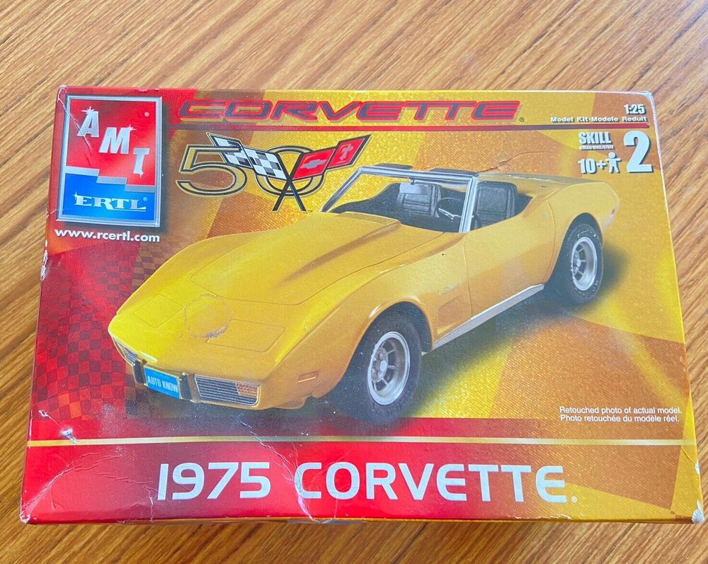 AMT/ERTL 1975 CORVETTE SCALE 1:25 MODEL KIT OPEN BOX
